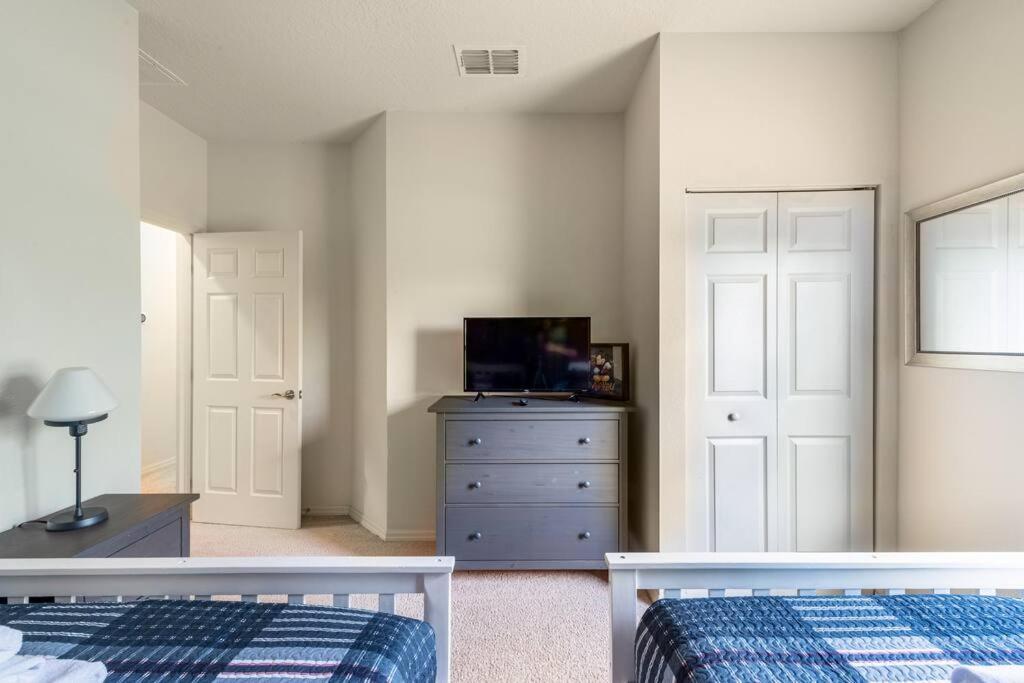 Super Comfy And Spacious 3 Bedroom 10 Minutes From Disney, With Major Shopping 4 Minutes Away Kissimmee Esterno foto